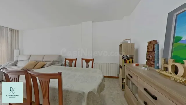 Seminuevo con terraza, piscina, parking y trastero — 4
