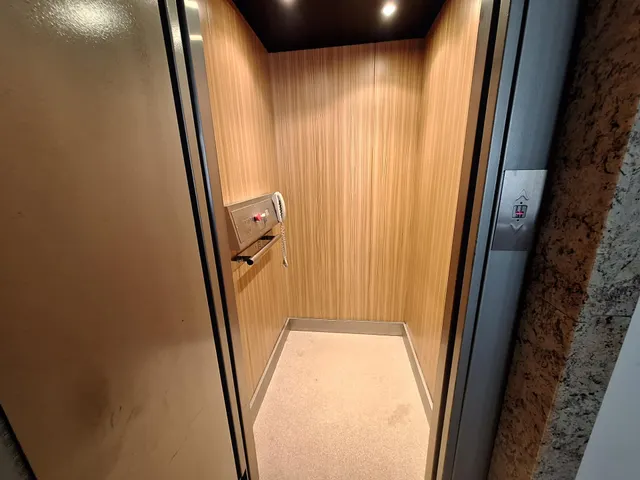 Gran casa familiar en el centro de Pinoso con garaje excepcional y posibilidades para crear tu propio negocio — 15