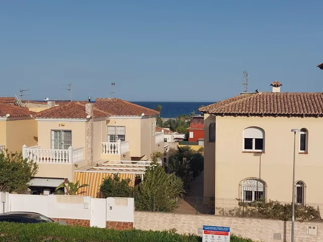 Piso de 2 dormitorios con vistas al mar, piscina y garaje en - foto 5