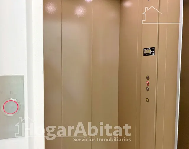 CHALET SEMINUEVO CON PISCINA, GARAJE Y VISTAS DESPEJADAS — 9