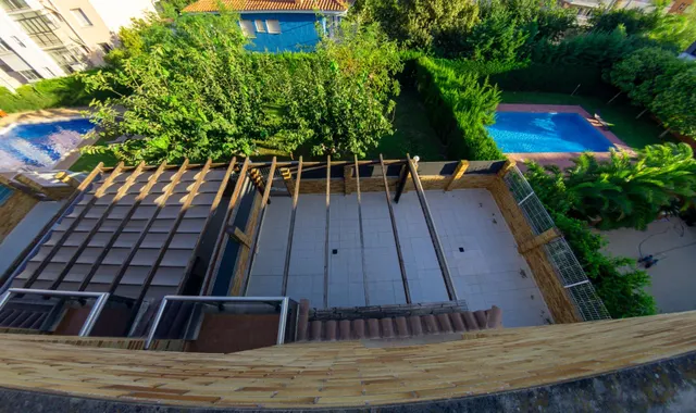 CASA ESQUINERA DE 5 habitaciones EN BARENYS — 48