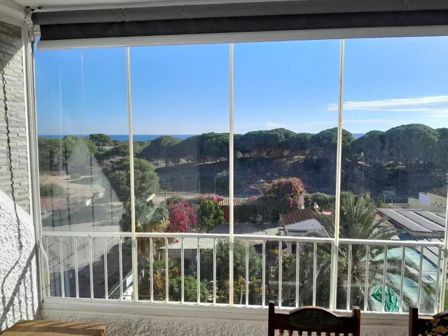 ESPECTACULAR VIVIENDA FRENTE A LA PINADA, RODEADA DE VEGETACIÓN — 7