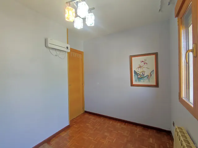 Chalet adosado en Paseo de la Democracia — 30