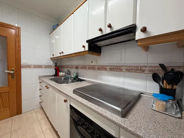 ¡piso reformado de 3 habitaciones con balcón junto al hospital general y el tranvía! — 16