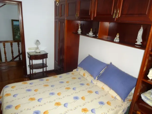 SE VENDE CASA SEÑORIAL PAREADA DE PIEDRA REFORMADA Y EN PERFECTO ESTADO EN PADRON — 16