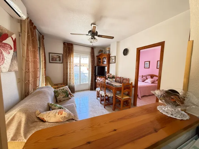 Apartamento en esquina de 2 dormitorios a 500 m de las piscinas naturales en Torrevieja!!! — 6