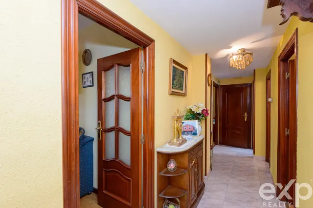 Piso de 3 habitaciones en Oviedo – cocina independiente y excelente potencial — 11