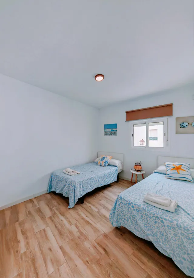 CASA REFORMADA CON LICENCIA TURÍSTICA A POCOS PASOS DE LA PLAYA EN CONIL — 16