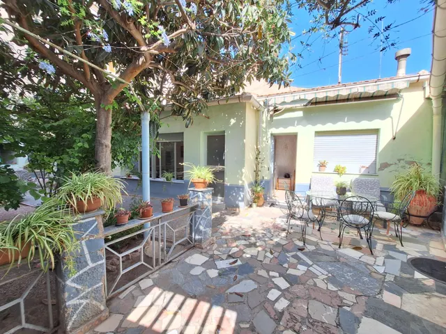 Casa modernista de 218 m2, en parcela de 518 m2, con jardín y garaje para varios vehículos en el centro de Monóvar — 12