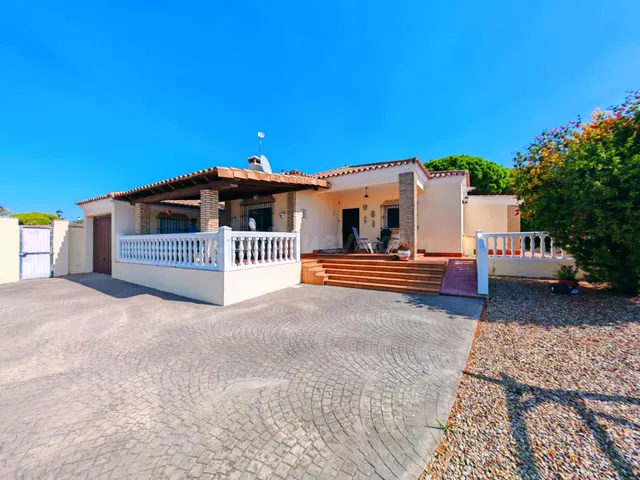CHALET INDEPENDIENTE CON PISCINA, 1.200 M2 DE PARCELA Y MÚLT - foto 5