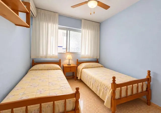 Apartamento en  la playa de Gandía a 200 metros del mar con piscina y garaje — 18