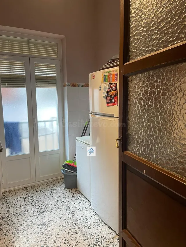 SE ALQUILA PISO EN CANOVAS 1 HABITACIÓN ESTUDIANTES - foto 3
