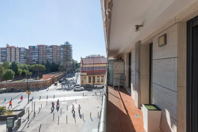 PISO CON TERRAZA, PISCINA, GARAJE Y TRASTERO EN VIALIA — 3
