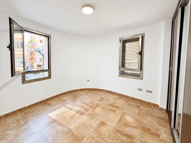 Piso de 2 dormitorios con aire acondicionado a 100 metros de - foto 5