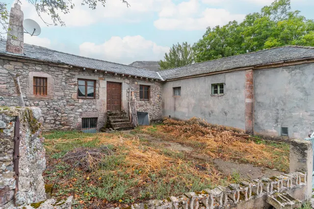 Casa, cuadra, pajar y fincas en venta en babia — 12