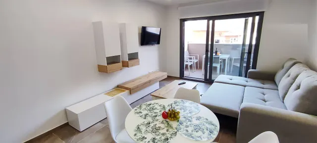 Nuevo apartamento a tan solo 450 m del mar con piscina y aparcamiento!!! — 6