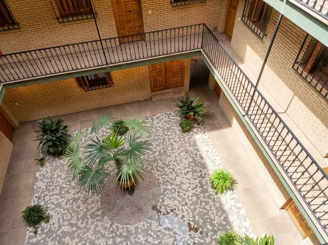 Oportunidad de Inversión y Vivienda en Granada Centro: Apartamento Luminoso junto a Gran Vía ref: DLR00284 — 22