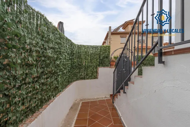 Encantadora Casa Reformada en Ogijares con Vistas y Espacios para Disfrutar — 45