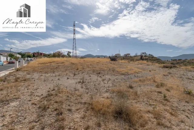 Terreno urbano de 750 m2 en Altos de La Zubia. Parcela 17, manzana M — 20