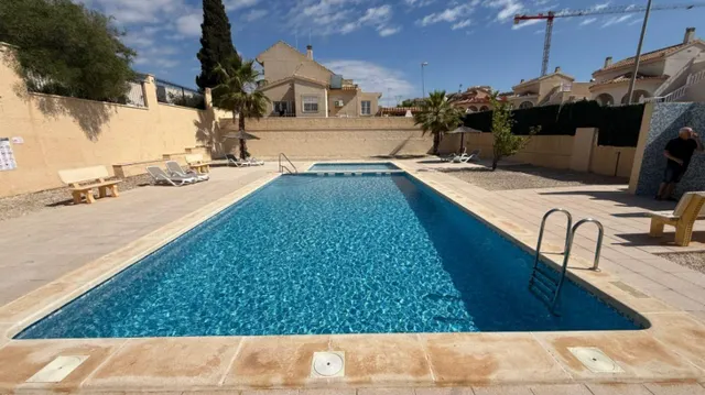 ESPECTACULAR CHALET 2 HABS EN CIUDAD QUESADA 244.000€ — 43