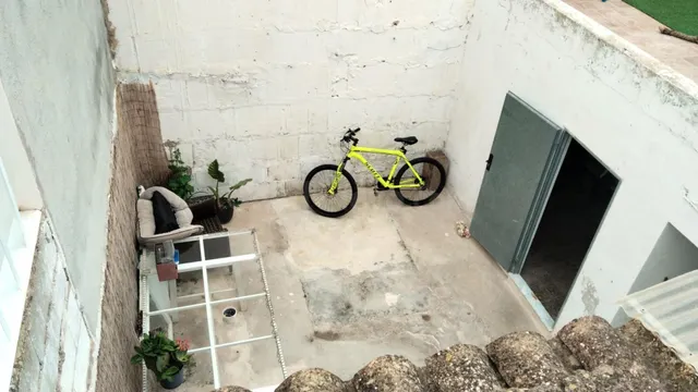 Casa con techo libre en el casco antiguo de Portocolom - foto 2