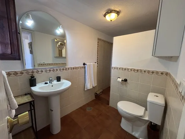 Hostal 6 habitaciones 200m² en venta - South of spain — 24