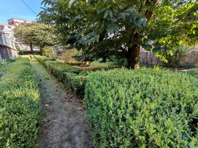 Villa indiana con jardín francés en O Porriño. — 38