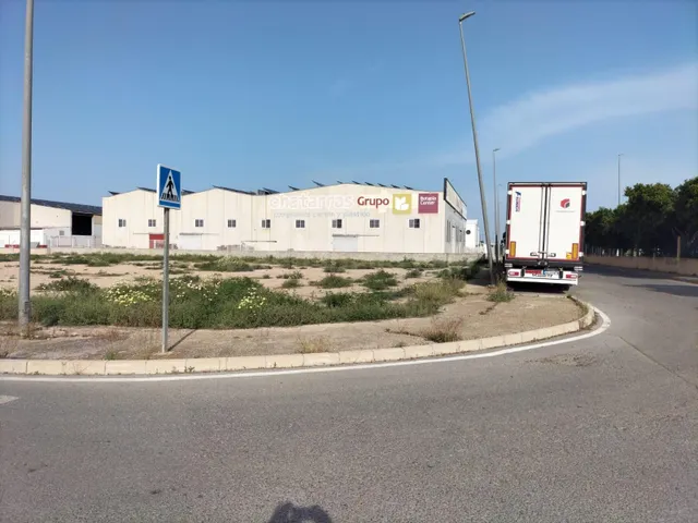 PARCELA INDUSTRIAL EN POLIGONO LAS MAROMAS - foto 3