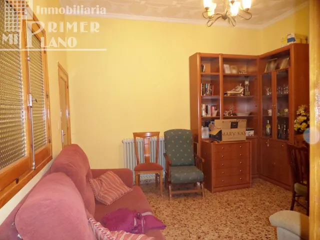 VIVIENDA EN UNA DE LAS PRINCIPALES CALLES DE TOMELLOSO — 24