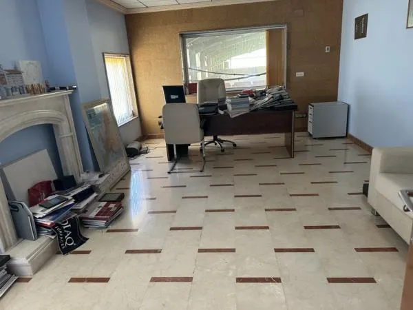 Edificio de oficinas — 15