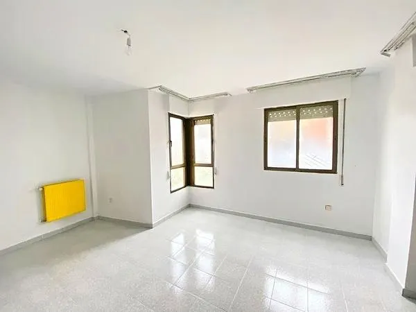 PISO EN VILLABLINO — 2