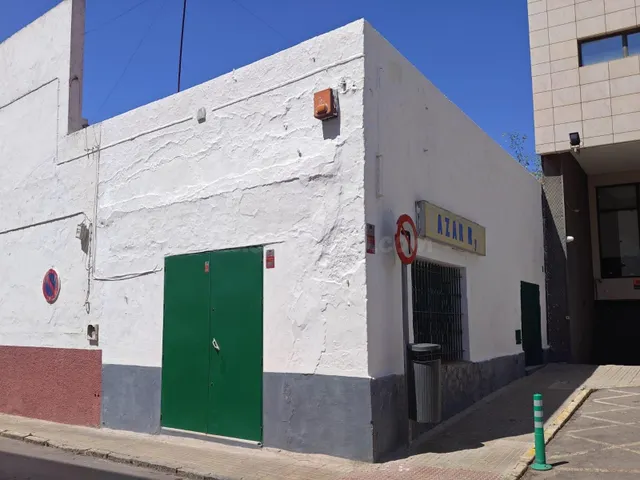 SE VENDE LOCAL DE 150M2 MUY CERCA DEL CENTRO DE CHICLANA - foto 2