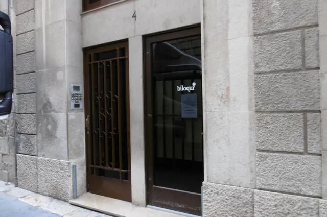Local comercial en pleno casco antiguo de la ciudad, cerca del conservatorio de música, catedral — 2