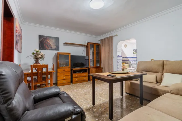 CASA DE DOS PLANTAS EN VENTA — 27