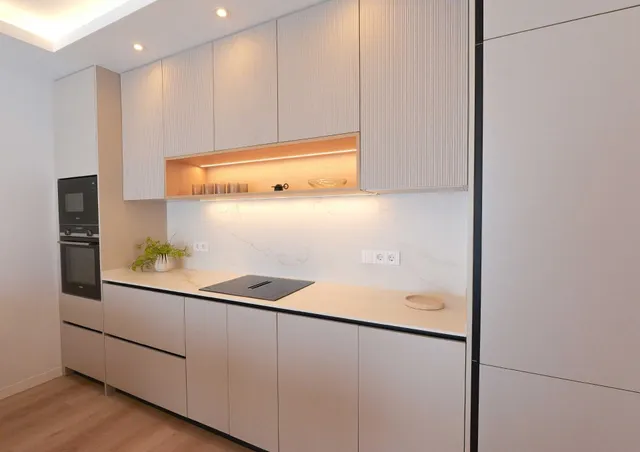 Apartamento 1 Dorm. de Lujo en Primerisima Linea con Vistas Piscina Parking y Gimnasio — 5
