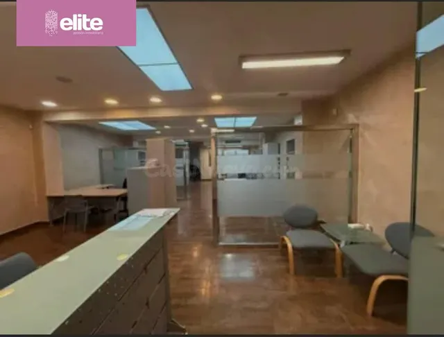 ESPECTACULAR CASA CON GARAJES EN EL CENTRO - foto 4