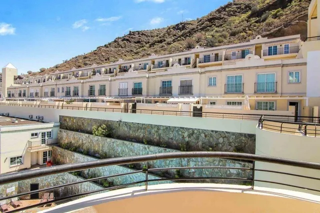 Dúplex renovado con terraza y plaza de parking en Puerto Rico — 30
