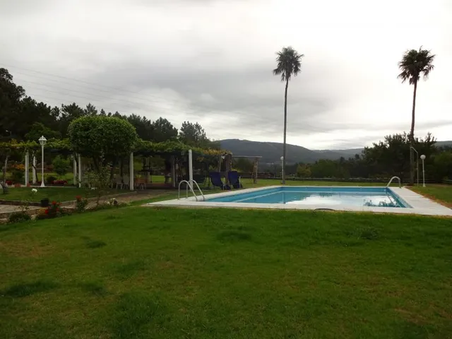 SE VENDE CASA SEÑORIAL PAREADA DE PIEDRA REFORMADA Y EN PERFECTO ESTADO EN PADRON — 44