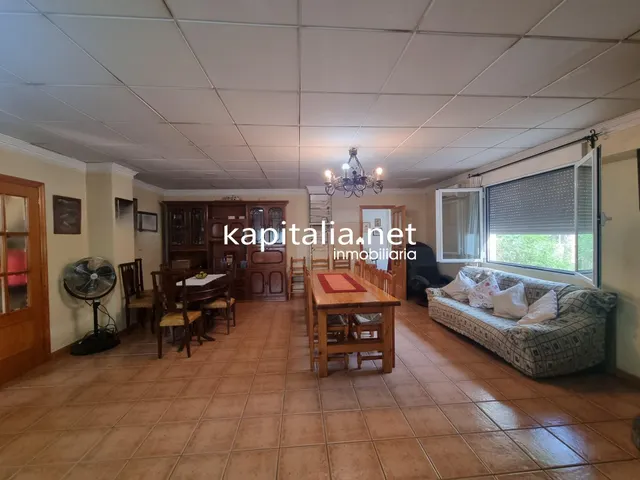 Chalet a la venta en Ontinyent. — 7
