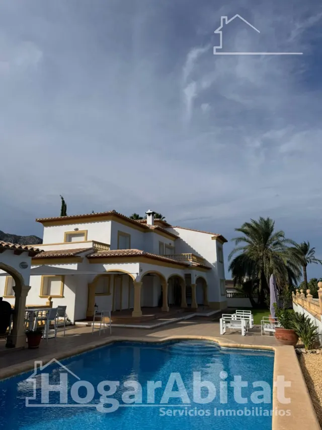 Precioso  chaelt con piscina, garaje, barbacoa y terraza — 43