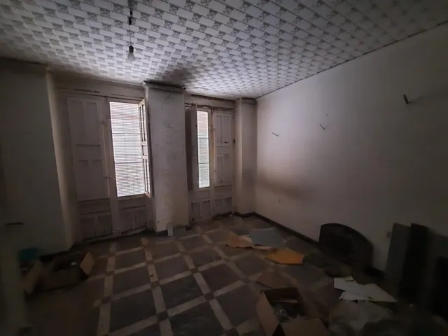CASA PARA REFORMAR FRENTE AL PARQUE — 7