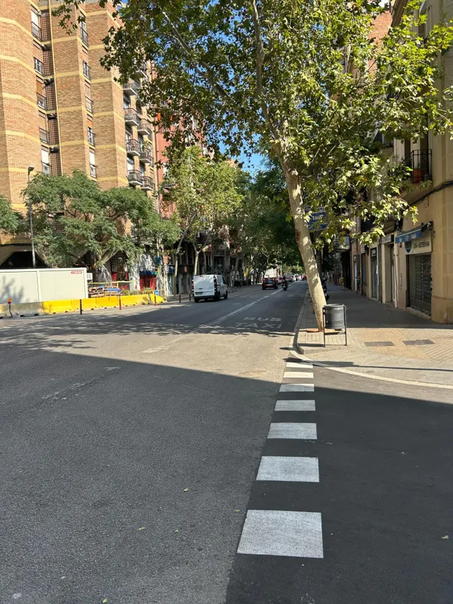 LOCAL COMERCIAL DE OBRA NUEVA A ESTRENAR EN PLENA CALLE NAVAS DE TOLOSA, ESQUINA CON BESALÚ — 17