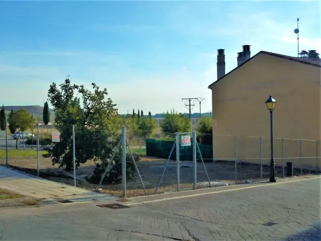 SOLAR URBANO EN VENTA EN SIMANCAS - foto 5