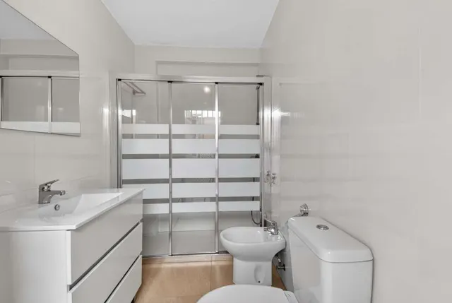 Villa 5 habitaciones 256m² en venta - LA PUNTICA — 33