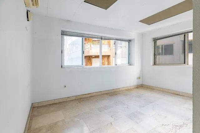 OFICINA DE 149 m2 EN PLENA GRAN VÍA – POSIBILIDAD DE TRANSFO - foto 4