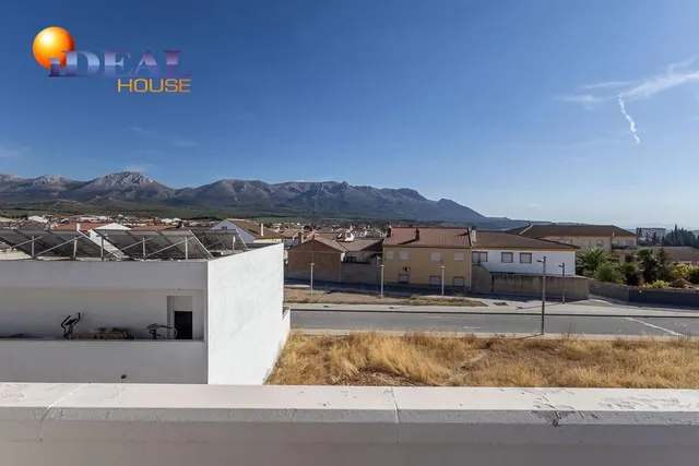 Adosado con espectacular terraza panorámica y piscina a 20 min de Granada — 27