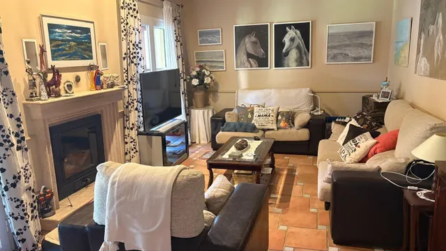 Chalet de 4 dormitorios y apartamento en Carboneros - foto 3