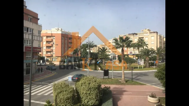SE VENDE O SE ALQUILA OFICINA EN EJIDO ZONA TEATRO — 11