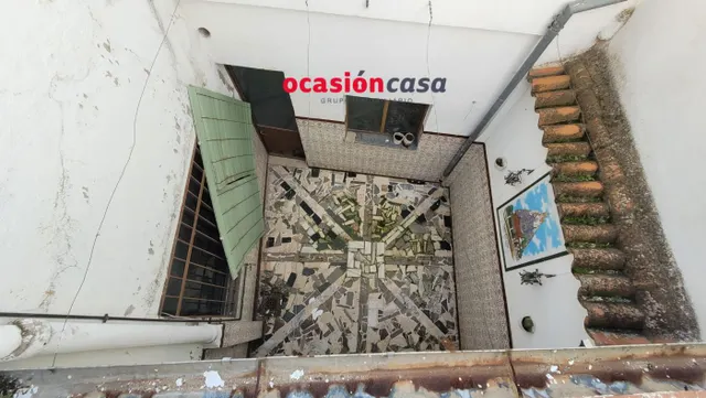SE VENDE CASA Y PISO — 8