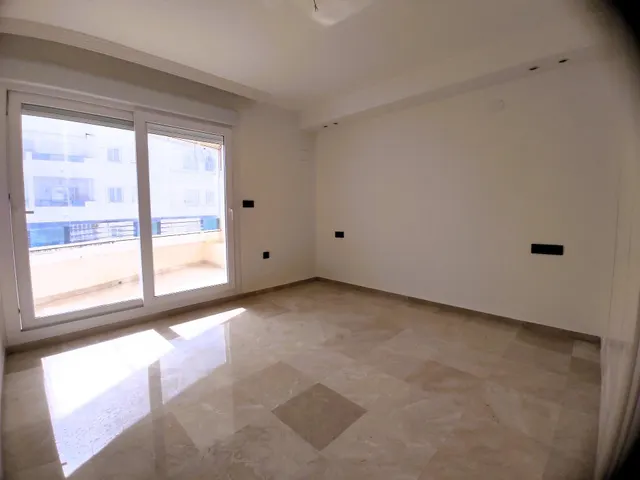 "Apartamento en alquiler de larga temporada frente al mar" — 12